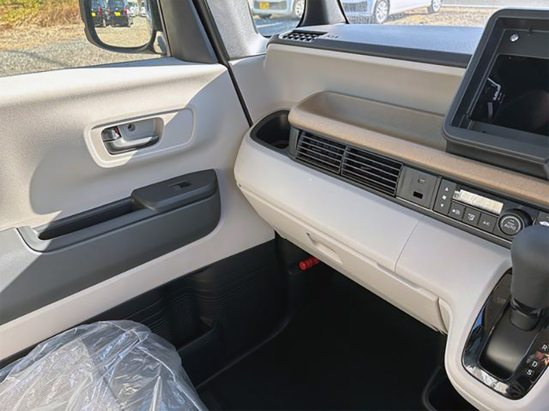 N-BOX ベースグレード 157.9万円 太田13km トワイライトミストブラック