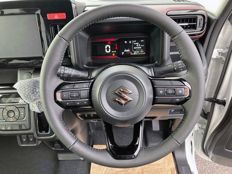 スペーシアカスタム HYBRID XS 192.9万円 太田12km ピュアホワイト