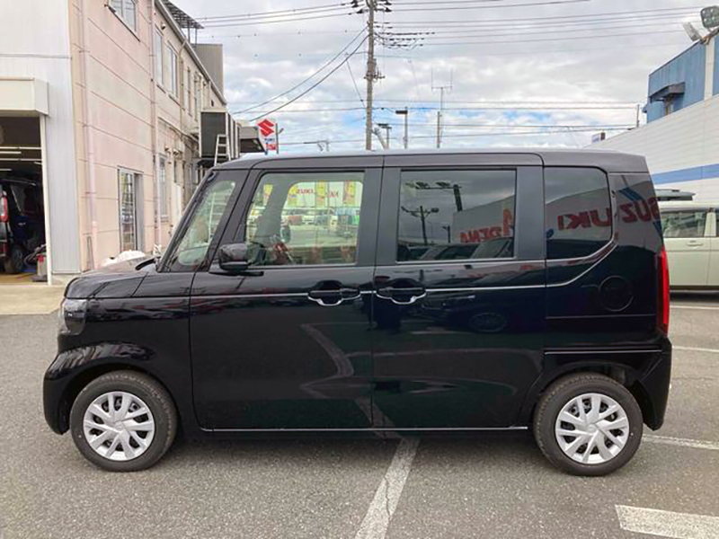 ハ―フラック&バ―ベル ️⭕️福岡引き取り限定 N-BOX ベースグレード 164.9万円 太田12km クリスタルブラック 令和7