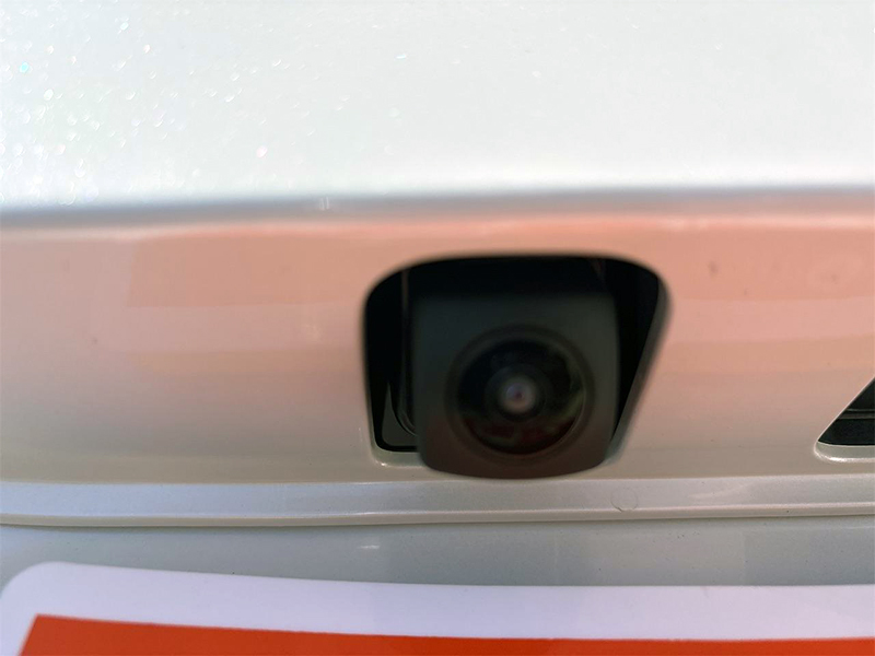 N-BOXカスタム ベースグレード 187.9万円 太田12km プラチナホワイト